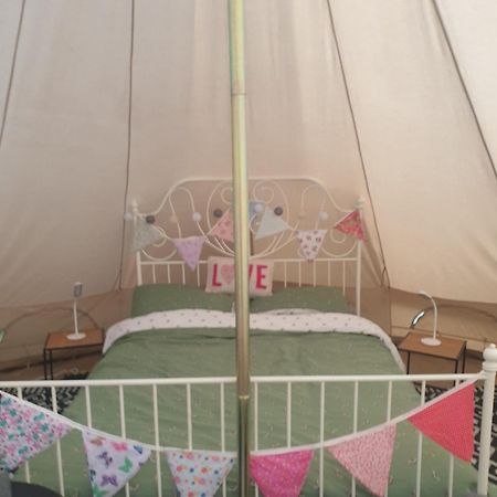 Hotel Wildberry Glamping Orgères-la-Roche Exterior foto