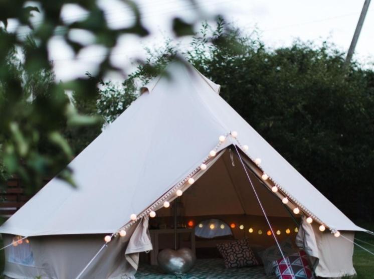 Hotel Wildberry Glamping Orgères-la-Roche Exterior foto